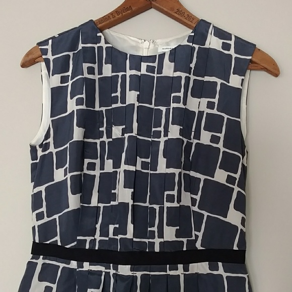 Smart Banana Republic Sleeveless Silk Blend Dress - Picture 2 of 3